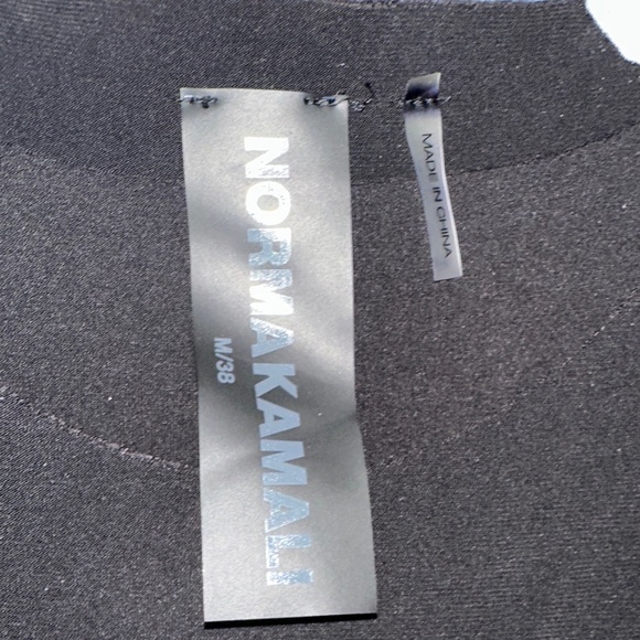 Norma Kamali Elegant Black Midi Dress - Picture 3 of 4